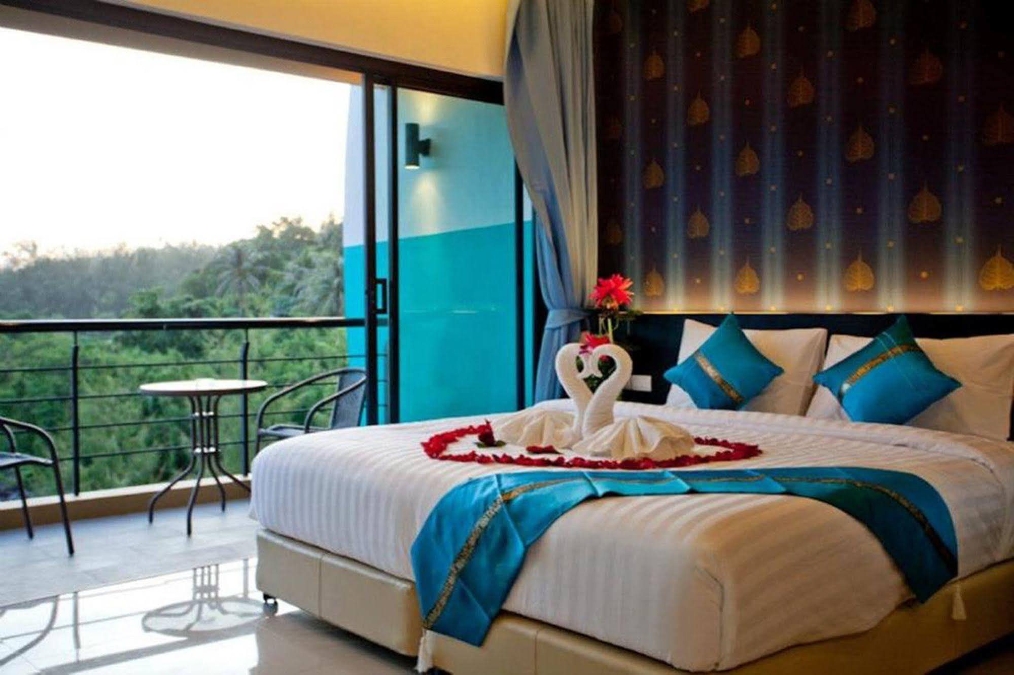 Kata Green Beach Hotel Ngoại thất bức ảnh