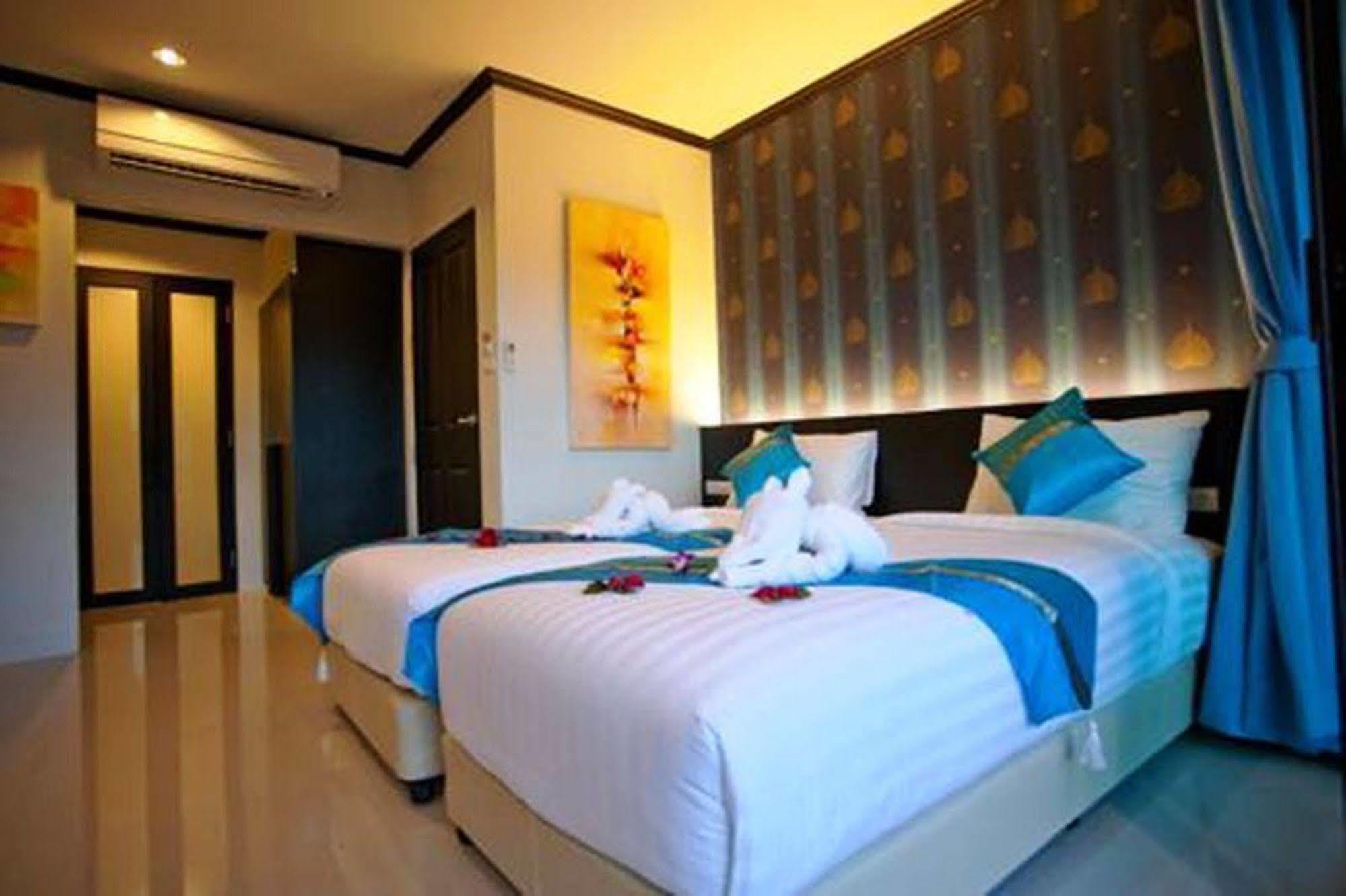 Kata Green Beach Hotel Ngoại thất bức ảnh