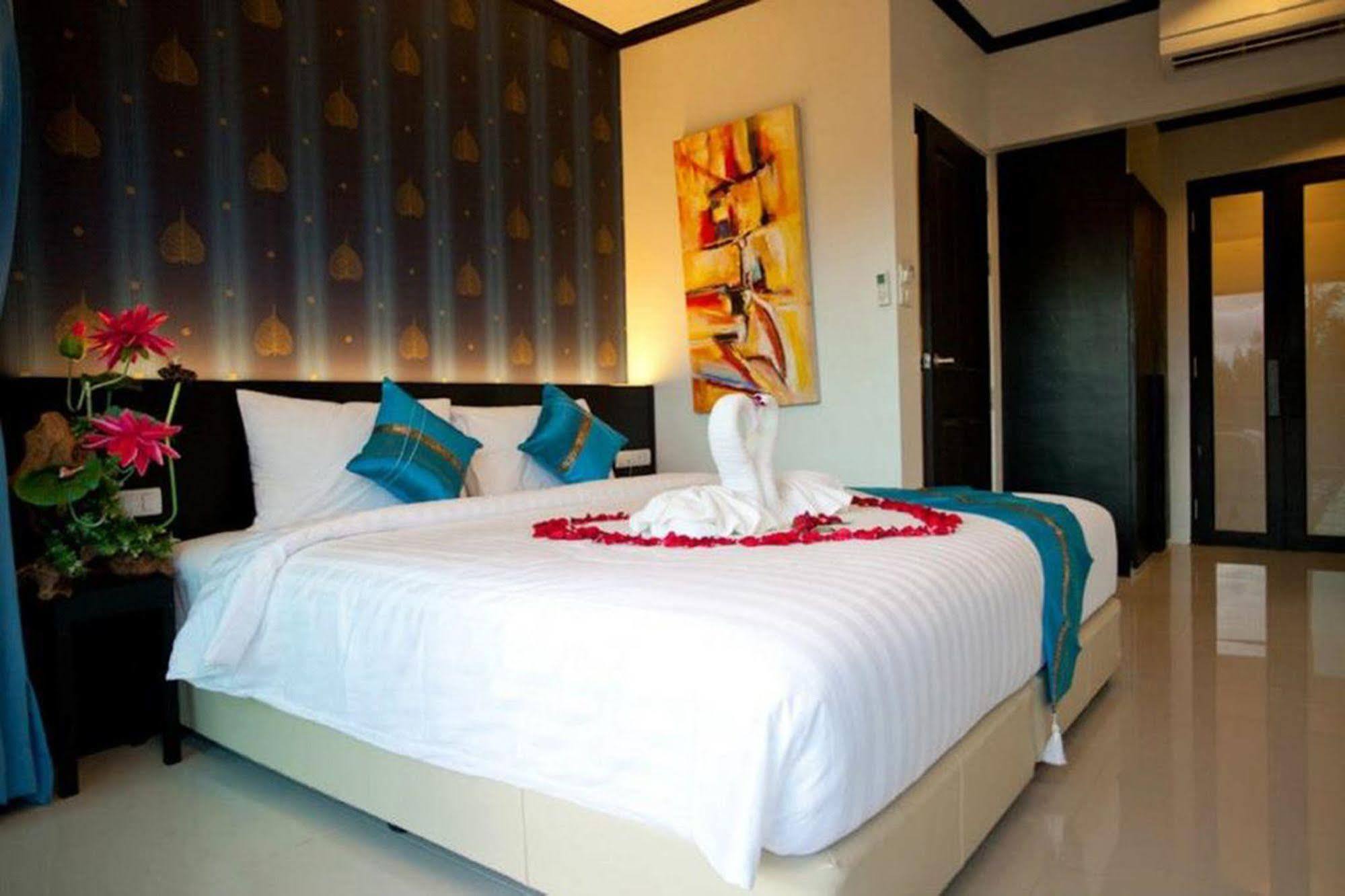 Kata Green Beach Hotel Ngoại thất bức ảnh