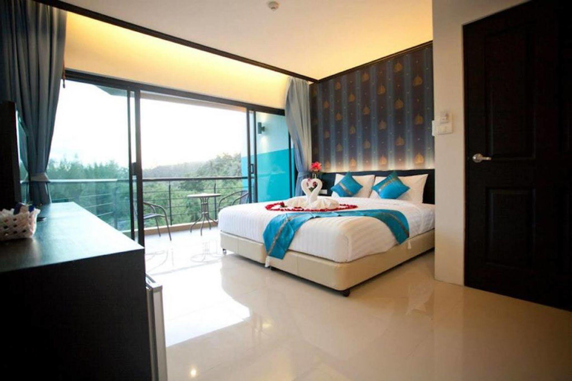 Kata Green Beach Hotel Ngoại thất bức ảnh