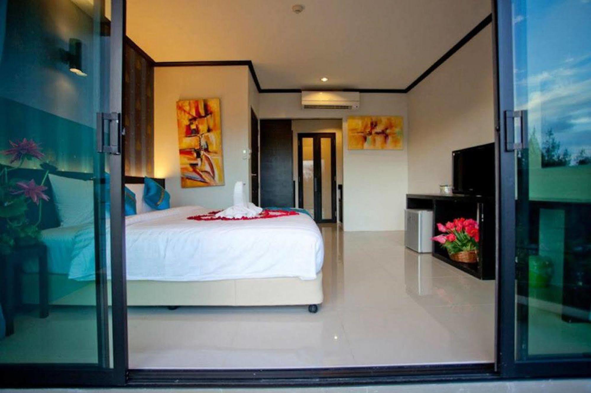 Kata Green Beach Hotel Ngoại thất bức ảnh