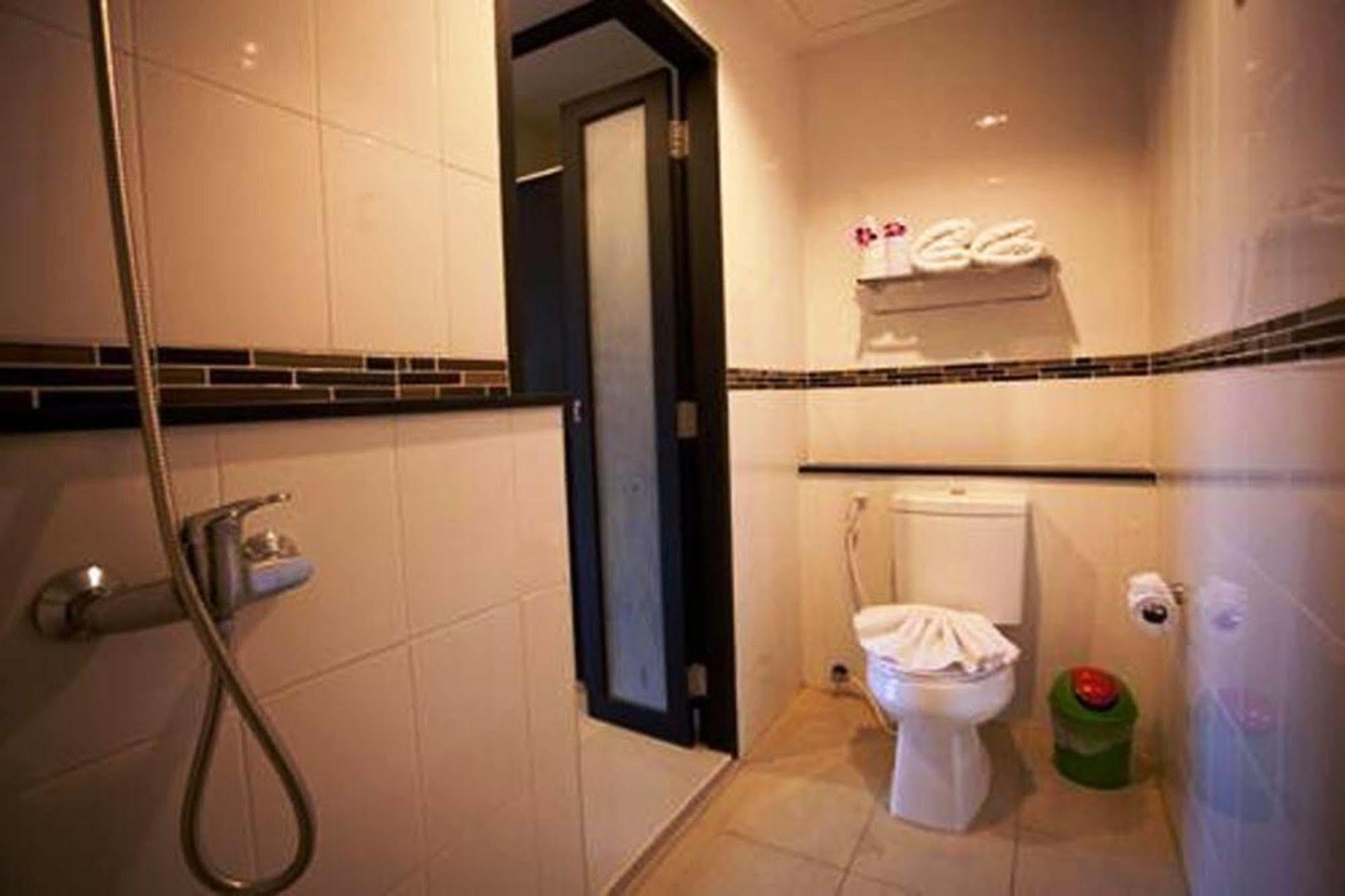 Kata Green Beach Hotel Ngoại thất bức ảnh