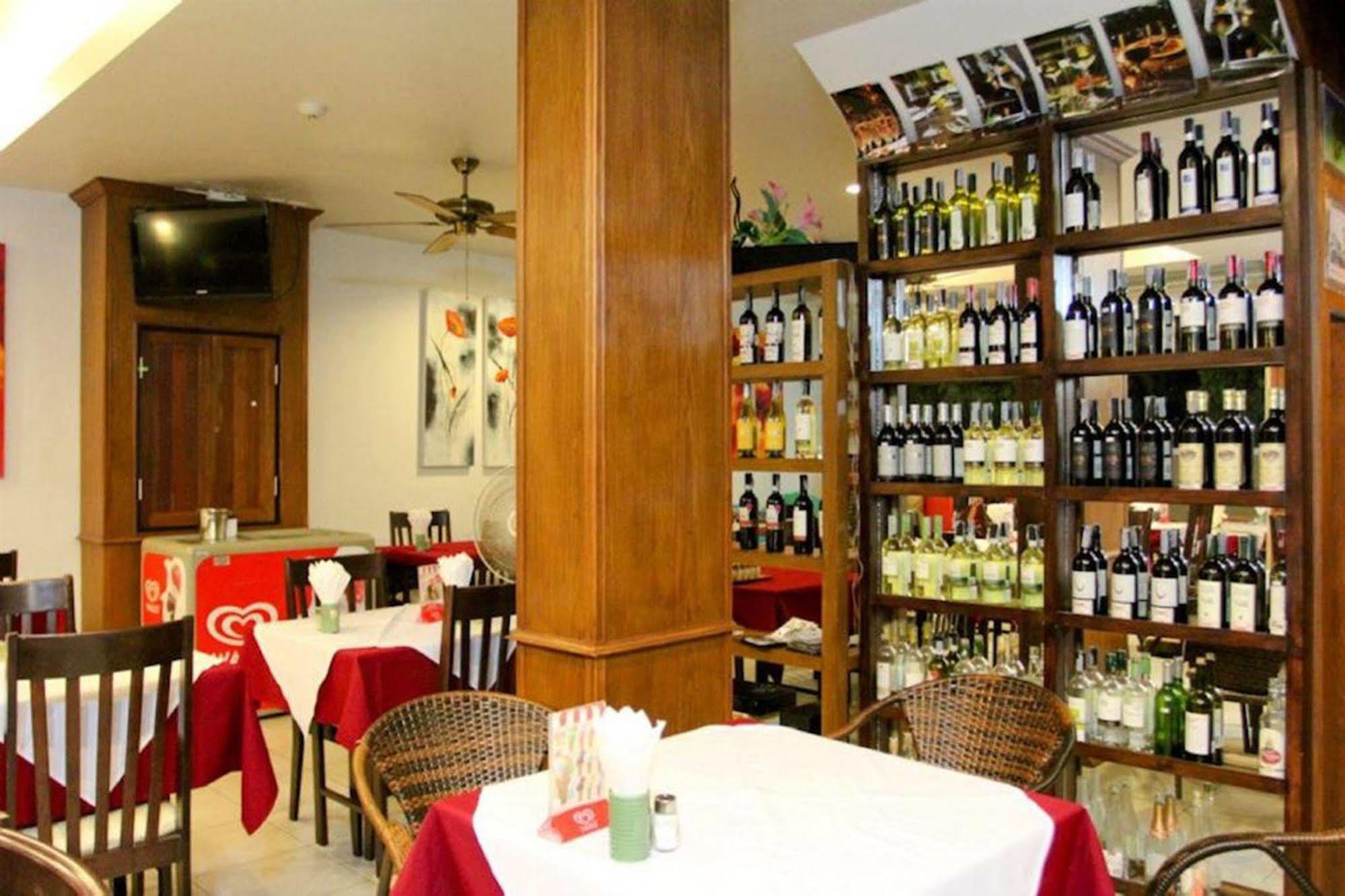 Kata Green Beach Hotel Ngoại thất bức ảnh