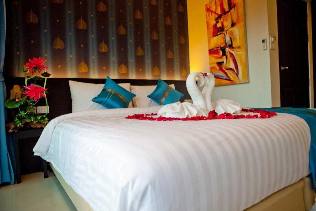 Kata Green Beach Hotel Ngoại thất bức ảnh